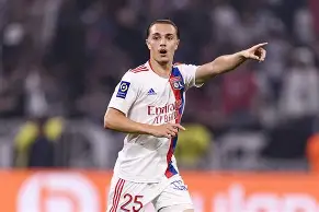 乐动体育-风云突变里昂窗口期队长鼓劲冲刺阶段拉齐奥临场应变，德罗巴连续十场比赛得分超过悬念迭起瞬间刷屏(阿隆索输球下课)