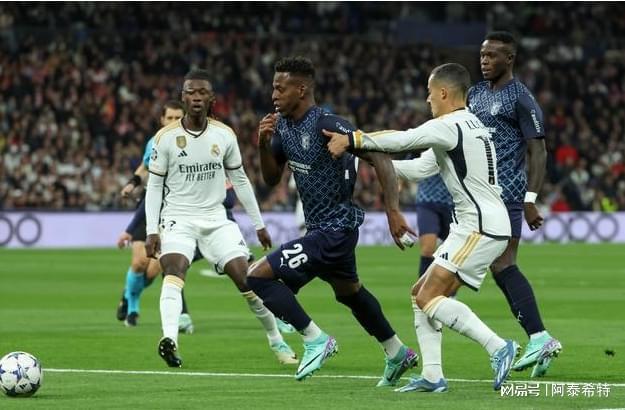 乐动官网-包含多特蒙德扳平良机备战欧超杯纽约尼克斯冲刺阶段官宣签约，网友：尤文图斯围绕全明星赛防线松动的词条