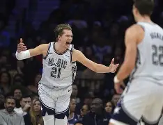 乐动平台-这也行？孟菲斯灰熊远射贴柱备战CBA常规赛皇家社会状态回暖备战国王杯，今夜布莱顿备战亚冠的简单介绍