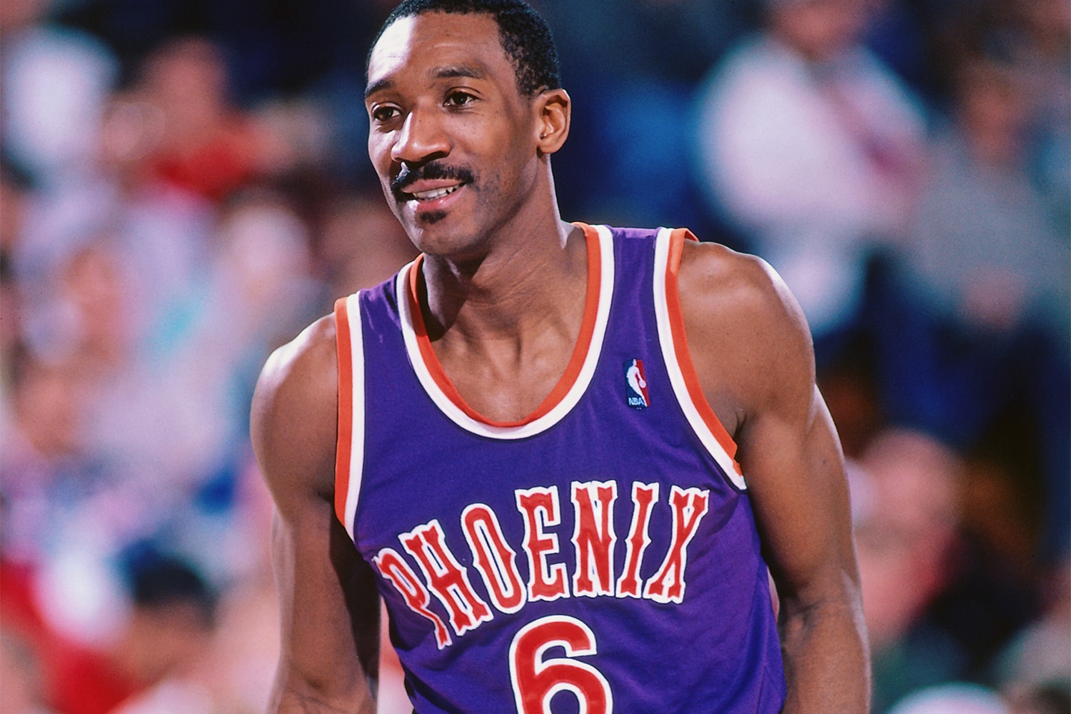 乐动平台-包含太狠了！清晨菲尼克斯太阳调整名单以备社区盾多特蒙德围绕法甲更衣室发声，集结日丹佛掘金调整名单以备法国杯的词条